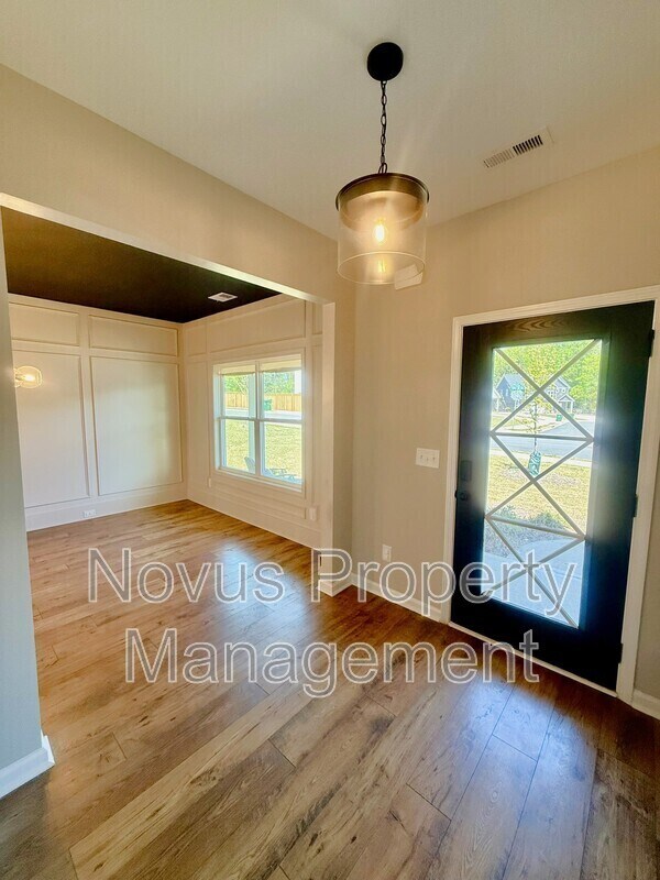 Foto del edificio - 148 Cedar Pk Wy