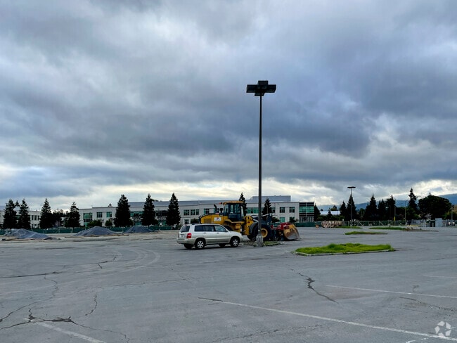 Building Photo - The Colton