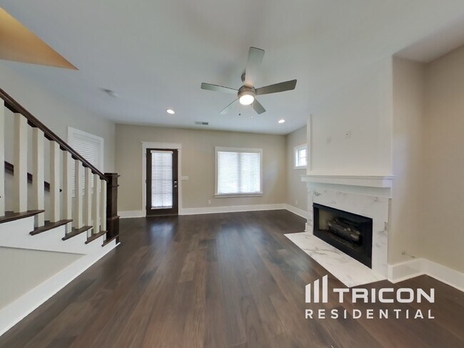 Foto del edificio - 1234 Hillwood Private Cove