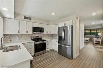Building Photo - 3101 Riviera Dr