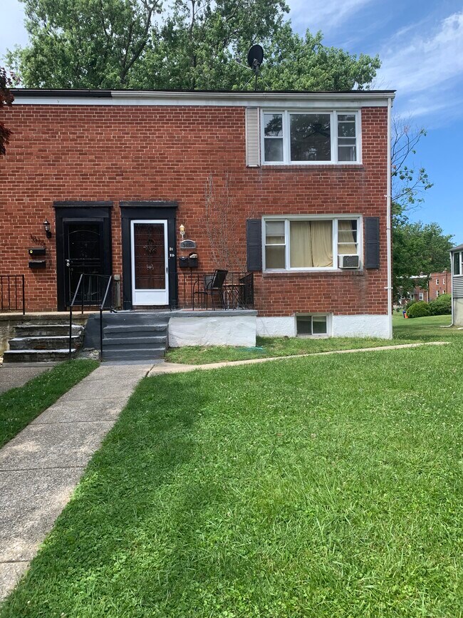 Building Photo - 3813 White Ave