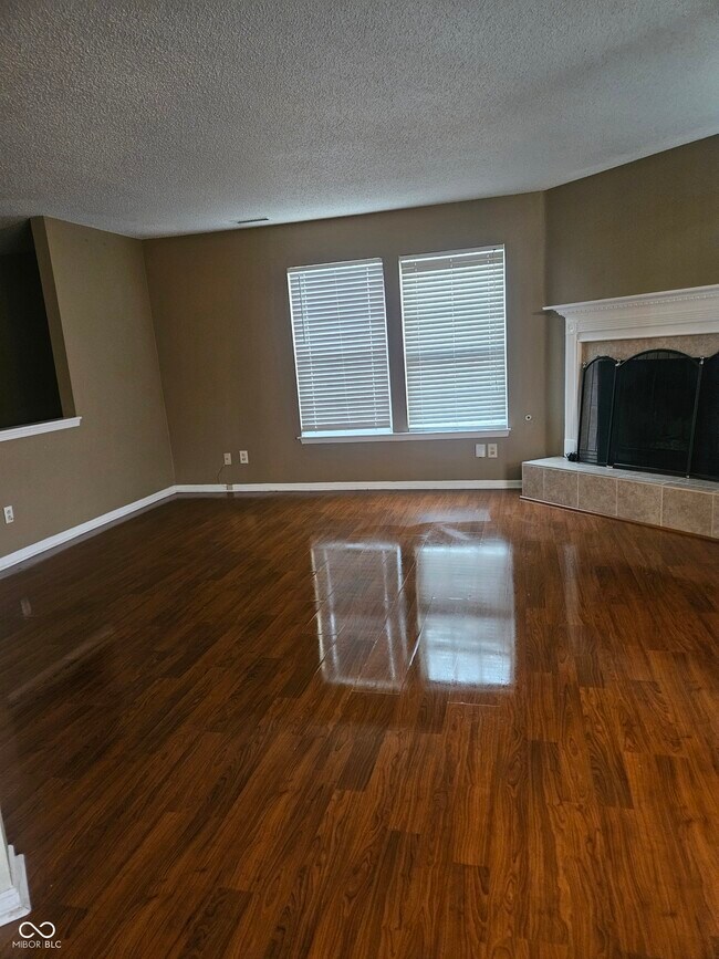 Foto del edificio - 10118 Clear Creek Cir