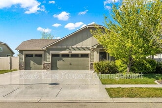 Building Photo - 1510 W Cactus St