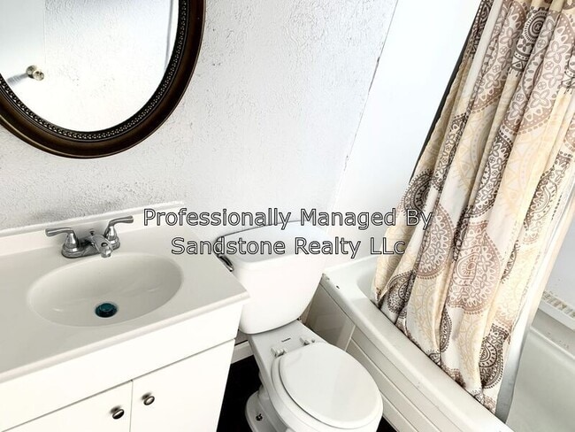 Foto del edificio - 2 Bedroom 1.5 Bath Townhouse