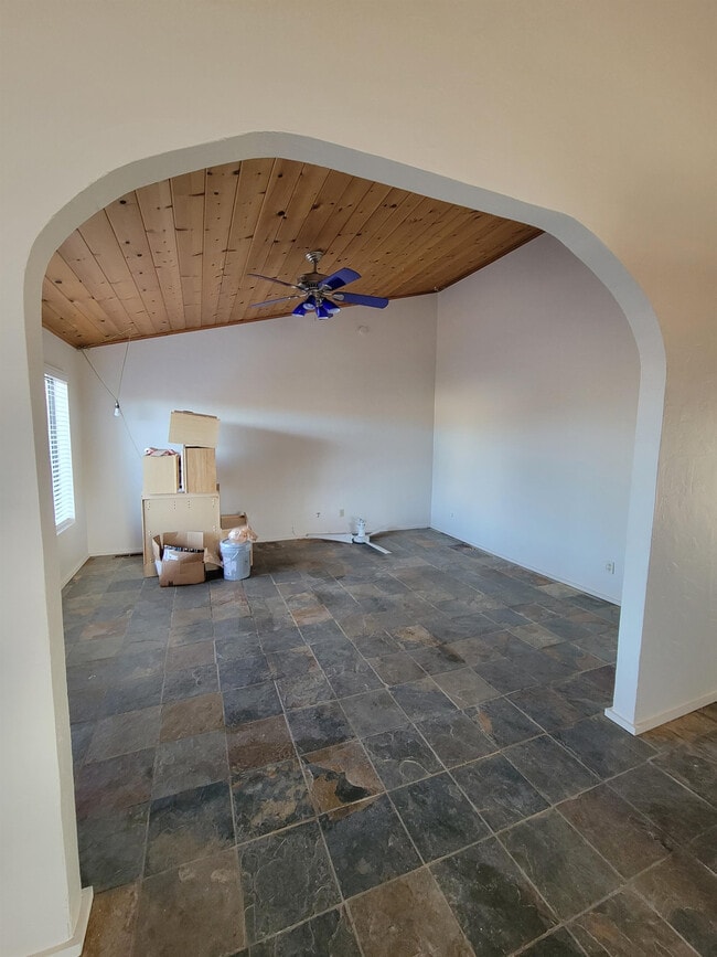 Foto del edificio - 4713 N Harlequin Dr