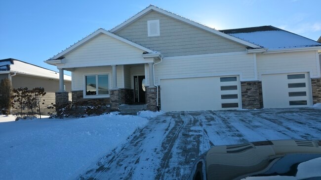 Building Photo - 1317 NE 51st St