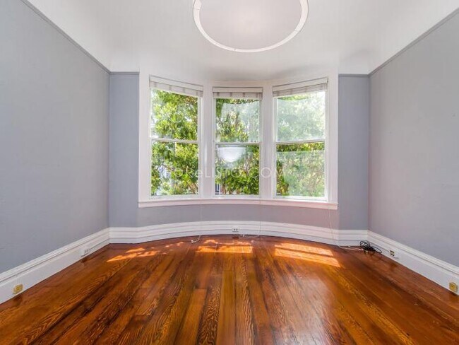 Building Photo - 6 bedroom in San Francisco CA 94115