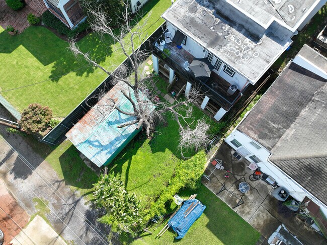 Foto del edificio - 5629 Rosemary Pl
