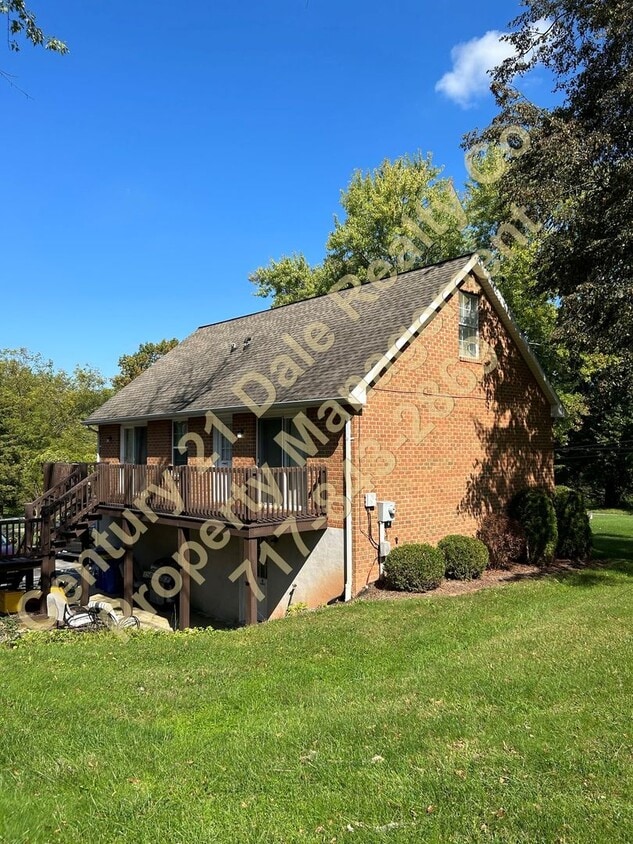 Foto principal - 4786 Lewisberry Rd