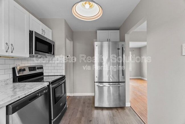 Building Photo - 7557 Haywood Dr