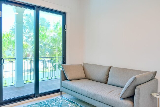 Foto del edificio - 311 N Bay Blvd