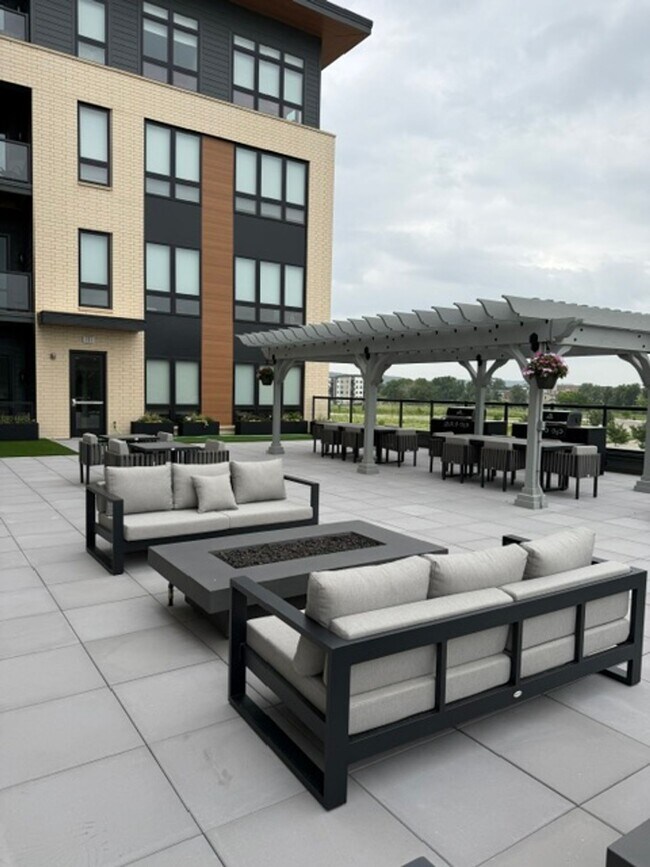 Foto del edificio - War Eagle Apartments