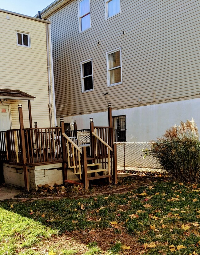 Building Photo - 62 Gautier Ave