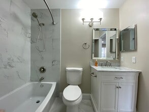 Building Photo - 94 Quince Ct