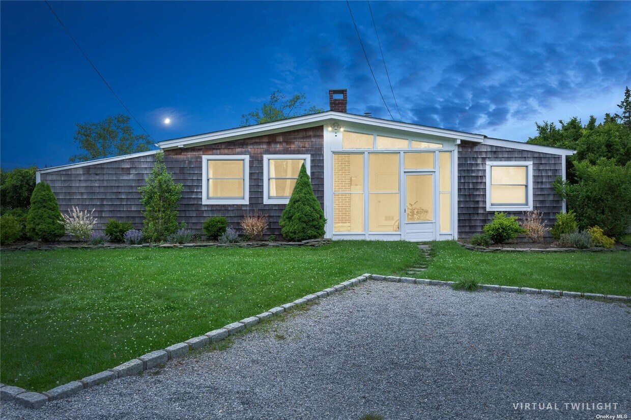 9 Tanners Neck Ln, Westhampton, NY 11977 House Rental in Westhampton