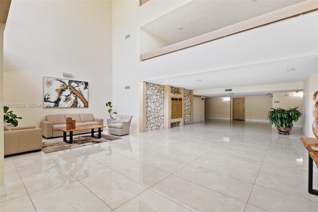 Building Photo - 16400 Golf Club Rd