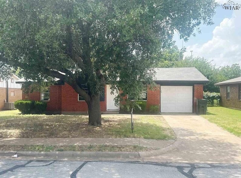 Primary Photo - 1708 Cimarron Trail