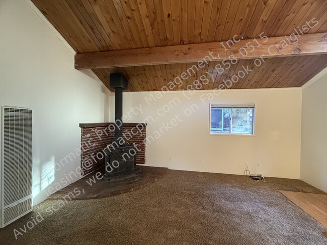 Foto del edificio - Pet-Friendly Two Bedroom Cabin in Sugarloaf!