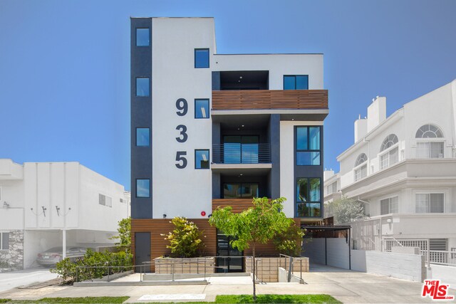 Primary Photo - 935 N Hudson Ave