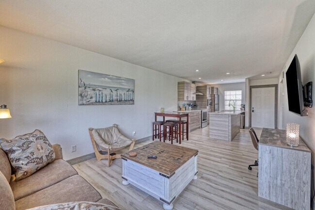 Building Photo - 6300 S Pointe Blvd