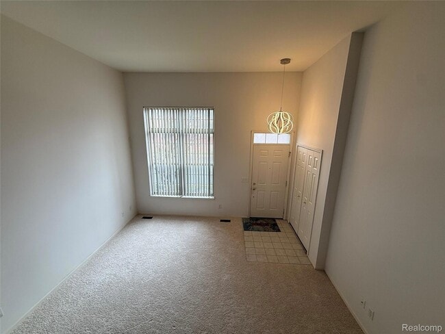 Foto del edificio - 29419 Glen Oaks Blvd E