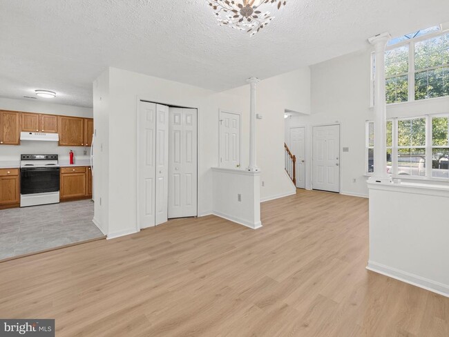 Building Photo - 6120 Gray Wolf Ct