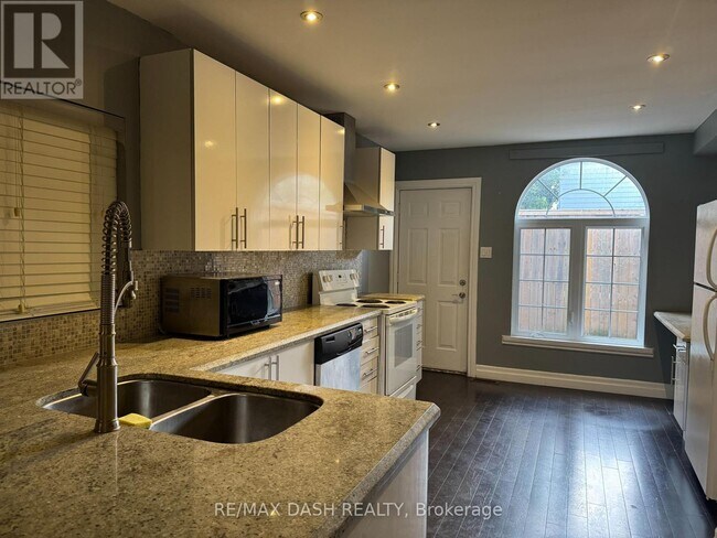 Photo du bâtiment - 1531 Queen St E