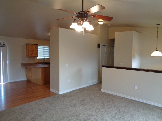 Building Photo - 1625 E Bateman Way
