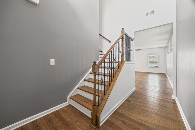 Foto del edificio - "Spacious 4-Bedroom Home Located In Desirable Walnut Creek Development"