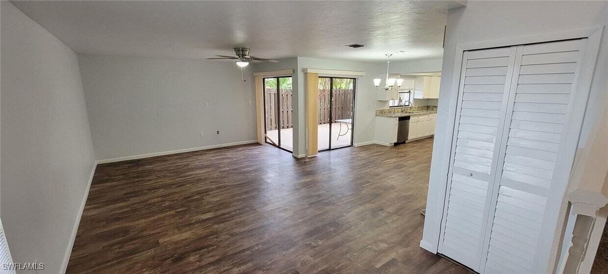 Foto principal - 4211 22nd Ave SW