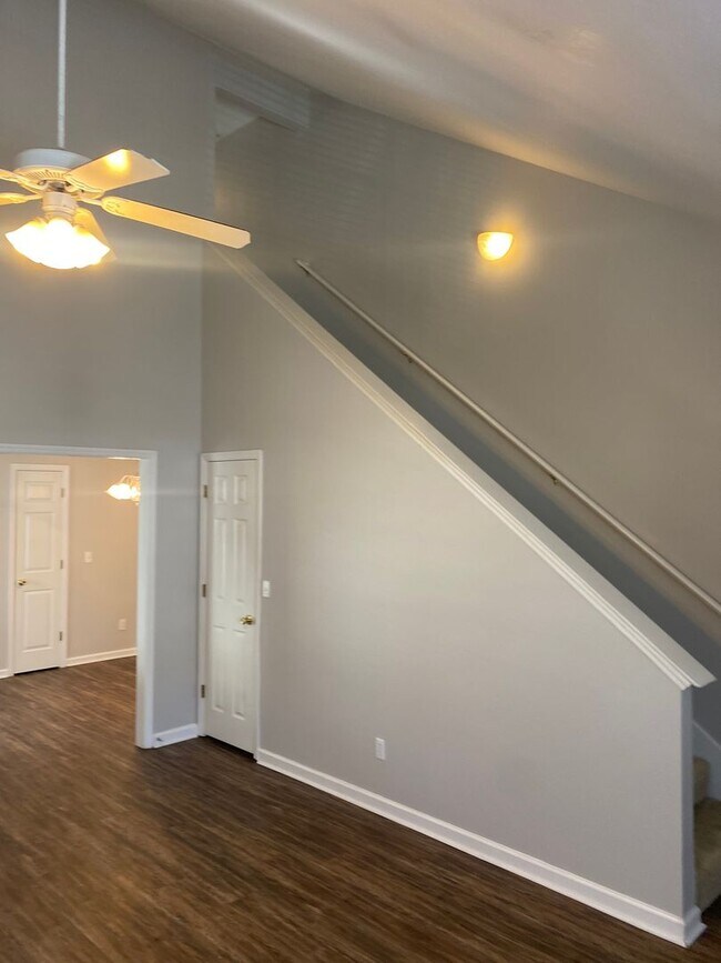 Foto del edificio - Beautiful 3 Bedroom 3 Bath