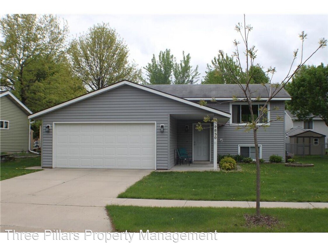 Foto principal - 4 br, 2 bath House - 1830 23 1/2 St SE