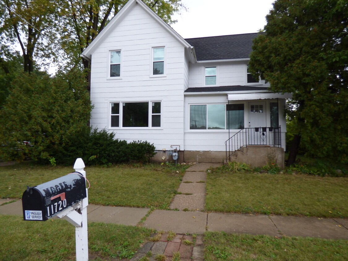 Primary Photo - 11720 Mill St