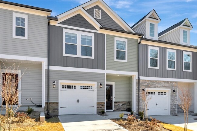 Building Photo - 256 Hank Wy