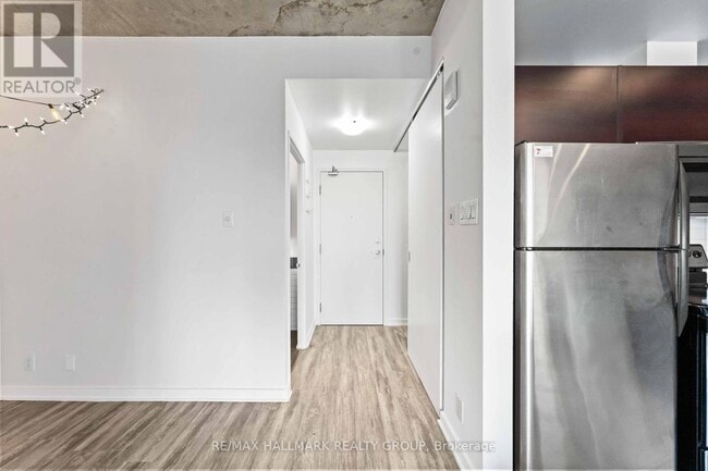 Photo du bâtiment - 324-1324 Laurier Ave W