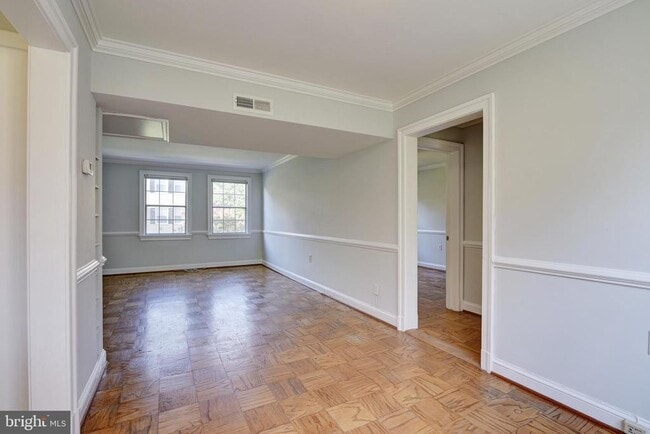 Building Photo - 6622 Boulevard View