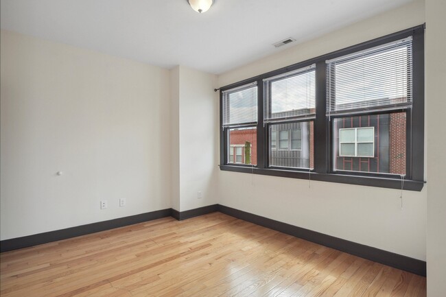 Building Photo - 1947 N Gratz St