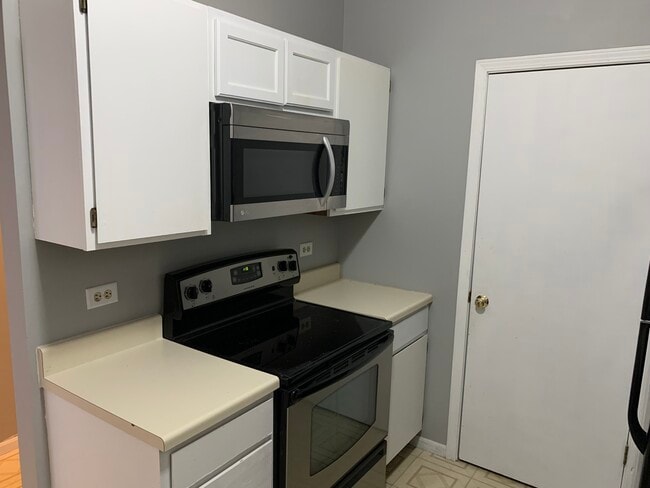 Building Photo - 1371 Cunat Ct