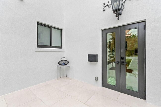 Foto del edificio - 226 Oleander Ave