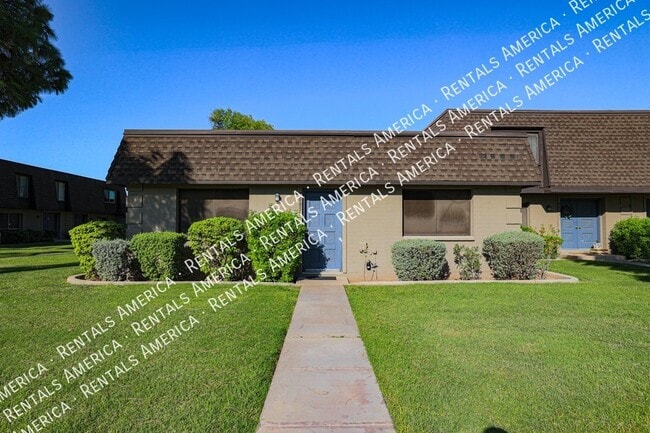 Building Photo - 5005 S Willow Dr