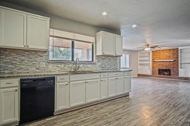 Foto del edificio - 701 NW 141st St