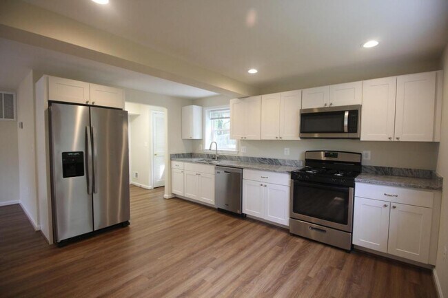 Foto del edificio - 10717 Maple St