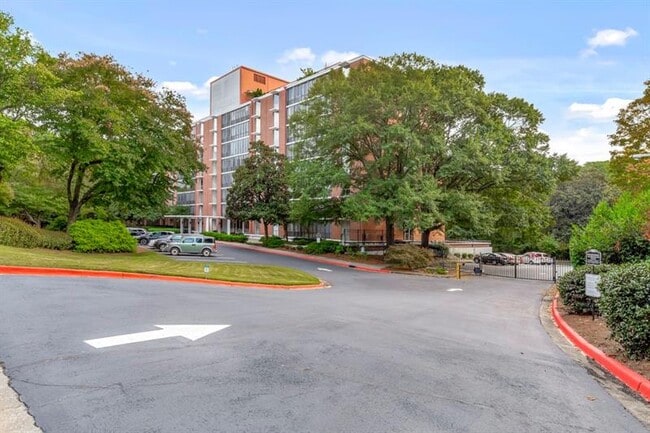 Building Photo - 130 26th St NW