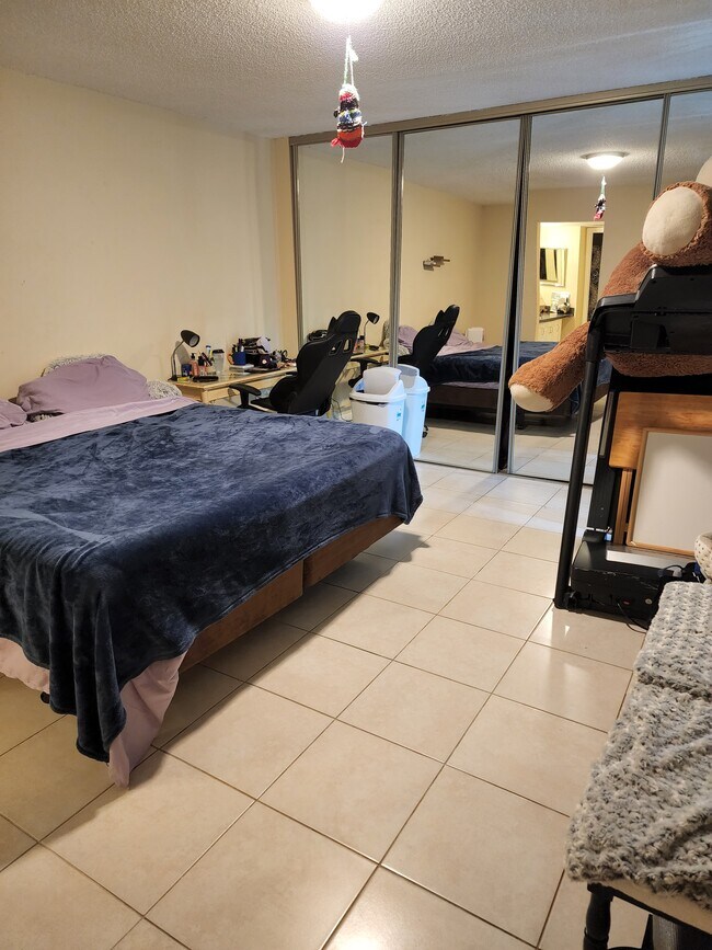 Building Photo - 2148 White Pine Cir