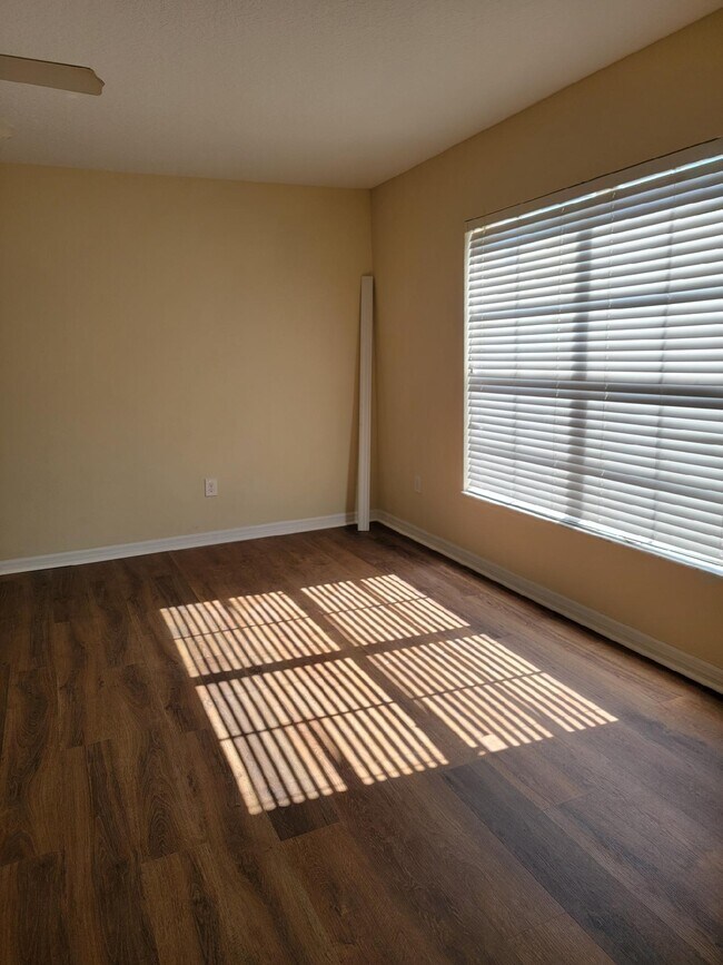 Foto del edificio - 391 Carina Cir