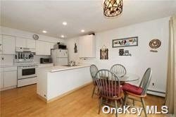 Building Photo - 20 Gamay Ct