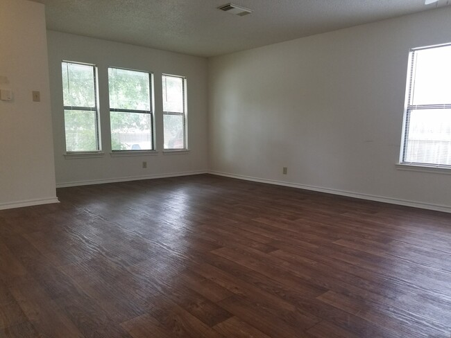Building Photo - 6418 MAVERICK OAK