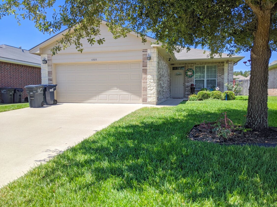 Foto principal - 3 bed/ 2 bath in South College Station!