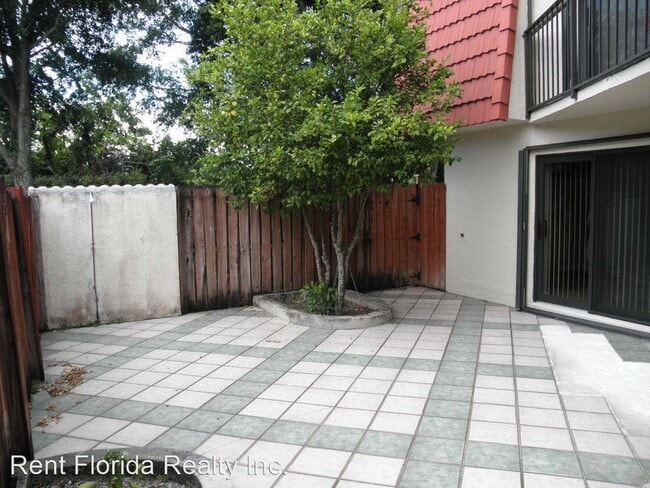 Building Photo - 2 br, 2.5 bath House - 3688 Victoria Drive