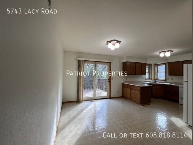 Foto del edificio - 5743 Lacy Rd